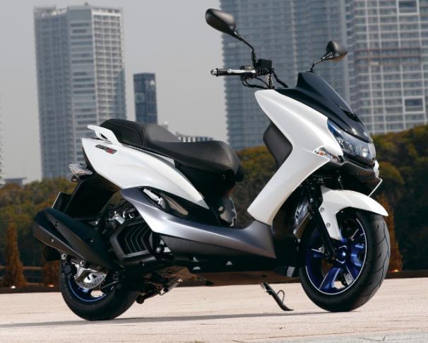 雅马哈majestys可上高速公路行驶的155cc运动踏板摩托车