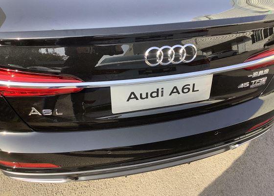 2021款奥迪a6l到店,黑色涂装很大方,轴距3024mm 配多层隔音玻璃