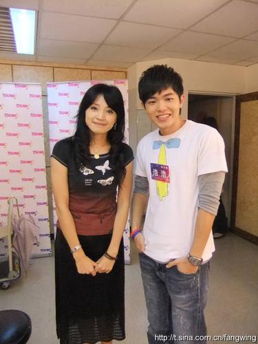 大来宾则是军中情人方季惟. 本人真是亲切又美丽.