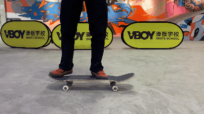 不会控板就开始练ollie 说到ollie这个动作,是每位板仔开启街式滑板的