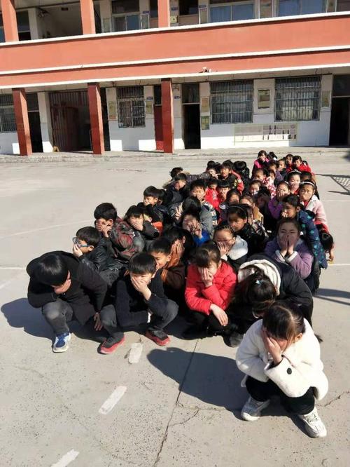 善堂镇中心小学举行春季消防安全疏散演练活动