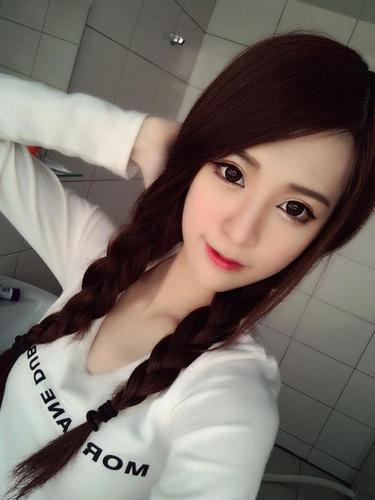 像洋娃娃的台湾正妹~abby吕婉纯[18p]-〖股民休闲区〗-macd股票论坛