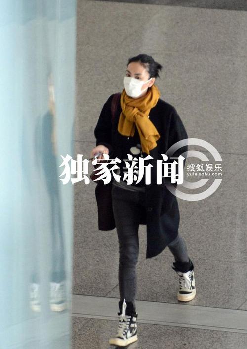 王菲不但用歌喉征服了无数粉丝,她的穿衣风格也一直备受肯定.