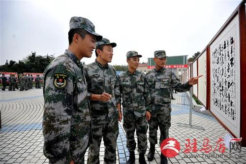 整个巡回展期间,共有一万多名当地干部群众,省内外游客和驻确山部队