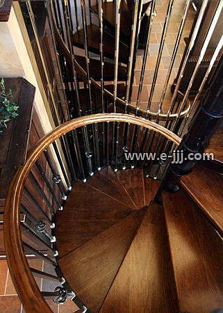 6款魅力转角楼梯 复式家居装修必看(图)