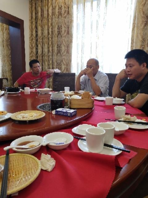 2018年8月禤氏宗亲在北海良港大酒店讨论重建防城禤家