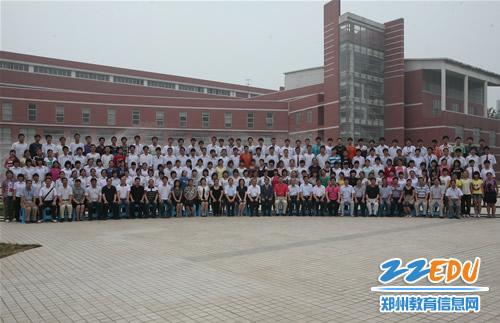 上海市光明中学与郑州外国语学校校际交流活动取得圆满成功