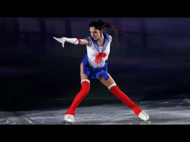 此前动漫《美少女战士》的粉丝发现梅德韦杰娃扮演的女主角(水冰月)和