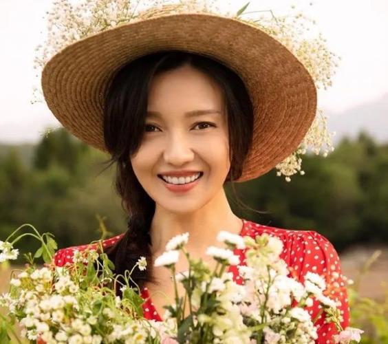 傅晶个人资料43岁还演大学生的傅晶