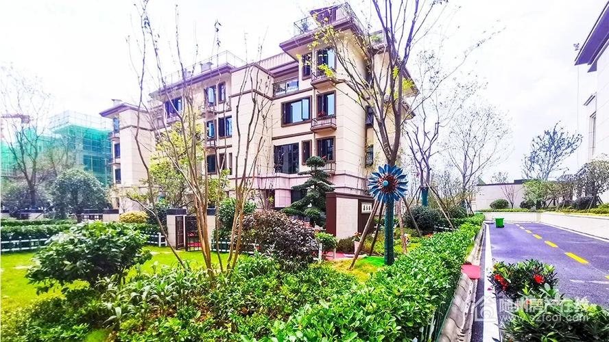 御景南山的叠墅是随州同类型产品中 仅有的,没有"中叠"的叠墅产品.