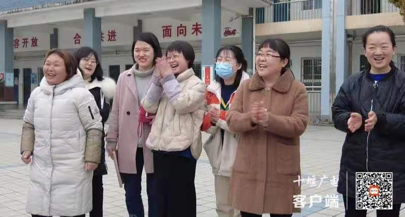 东风二中:趣味运动会 关爱女教师-十堰广电网