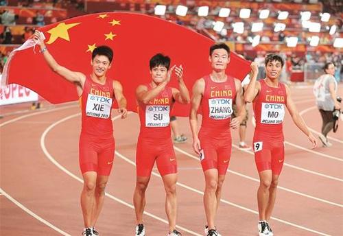 男子4×100米银牌,创造亚洲历史 新华社发   图为:谢震业,苏炳添