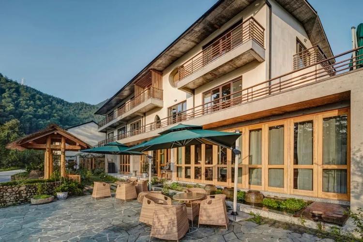 这家民宿采用竹元素设计,"中看也中用"_建筑