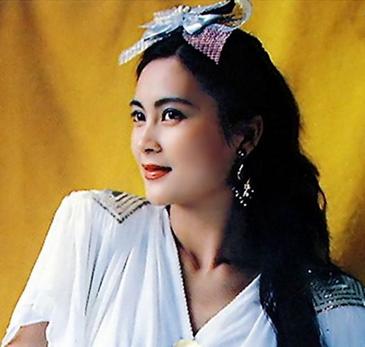 谭小燕,1965年出生于海南省五指山市,中国内地女演员.