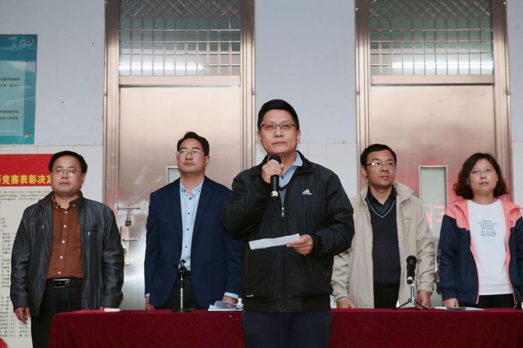 总结经验继续前行 鼓足干劲再创佳绩 ——费县第一中学高一年级召开月