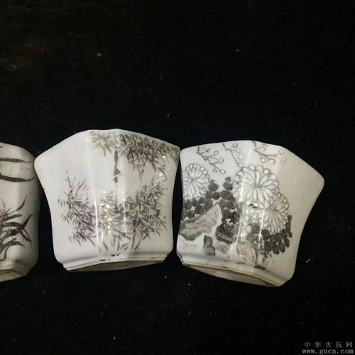 民国"仙槎"墨彩梅兰竹菊小方杯一套