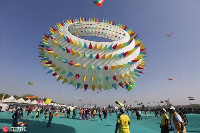 印度国际风筝节 五彩缤纷扮靓天空