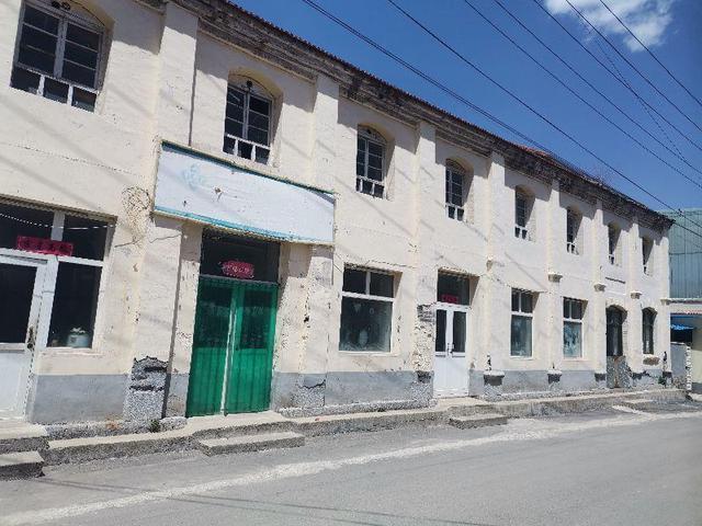 山西省长治市平顺县龙溪镇龙镇村 优秀红旗党支部参观