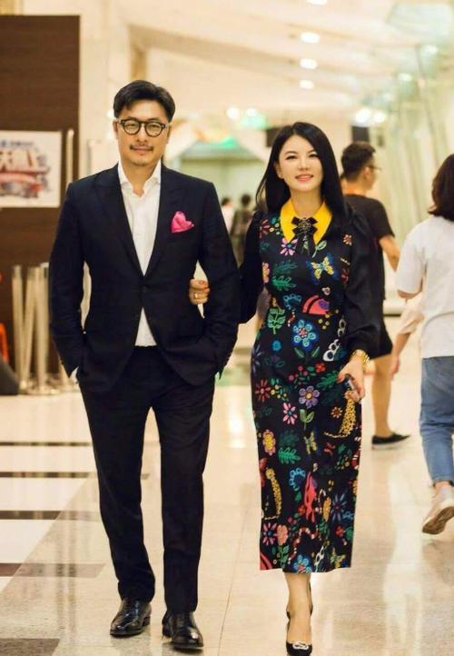 李湘王岳伦合体,大秀好男人人设,却暴露了婚姻最无奈的一面