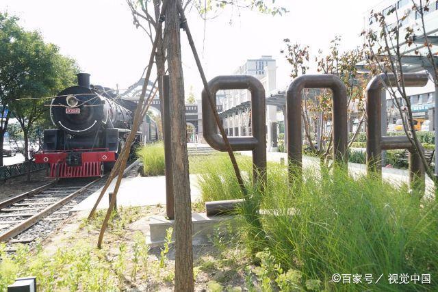 北京:绿皮火车车厢,第一批国产机车在铁路主题公园亮相