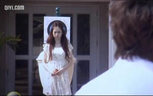 泡沫之夏中戚薇的连衣裙网址或牌子?