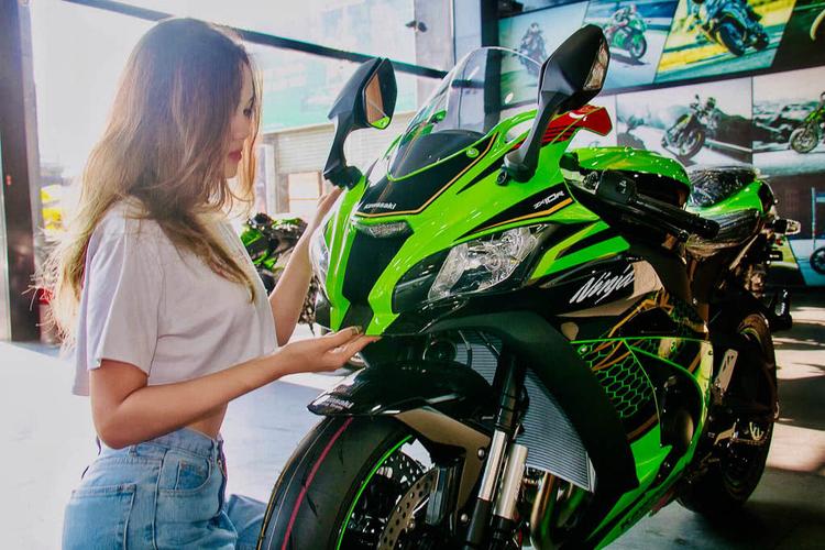 川崎摩托,川崎zx-10r,川崎大牛