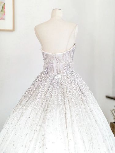 圣洁淡雅银色婚纱,zuhair 的独有高级感_婚纱_礼服_试