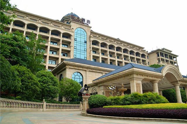 成都彭山恒大酒店住宿大楼外观