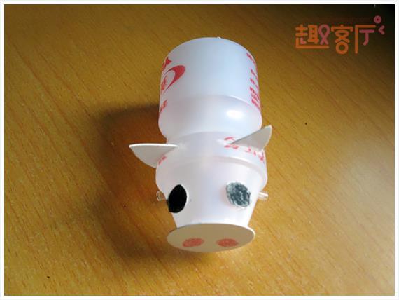 幼儿园旧物利用手工制作用养乐多瓶子制作小动物可爱
