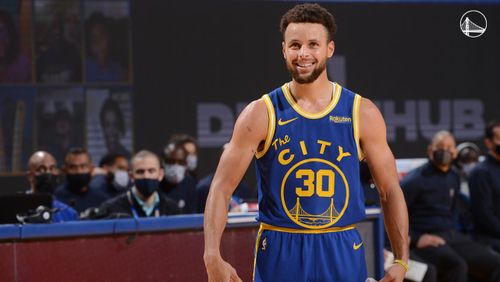 nba球星赛场图片:库里.