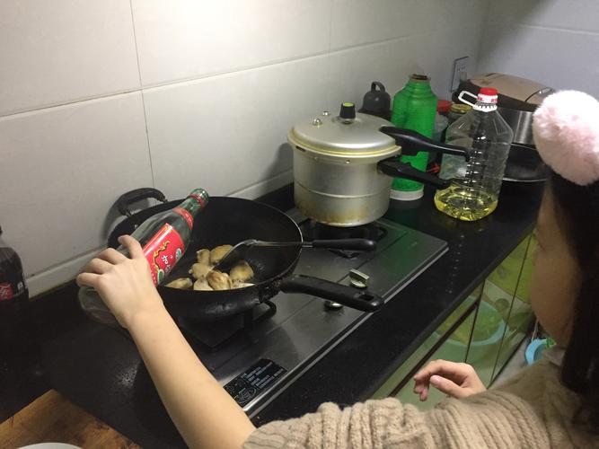 炒菜过程中