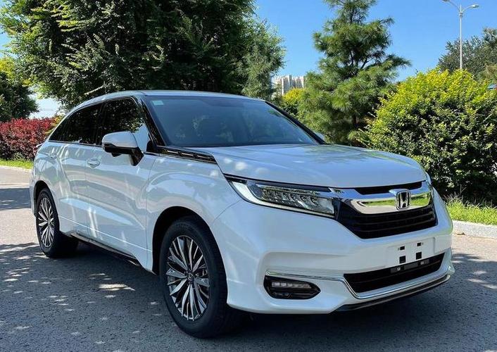 本田冠道:实拍370 turbo豪华版,配大五座 2.0t引擎实力如何?