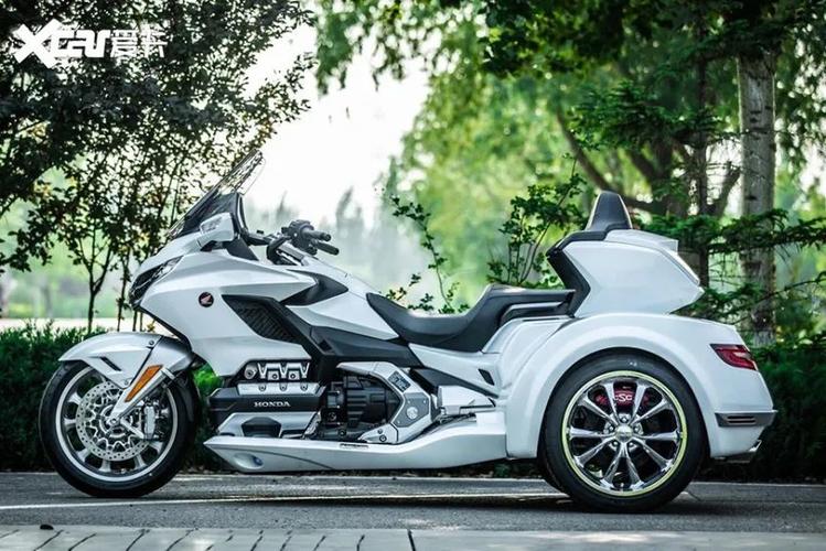 不是所有正三轮都是农用车,国内可以上牌的正三轮摩托