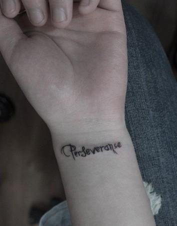 清新的手腕英文刺青 - 纹身秀