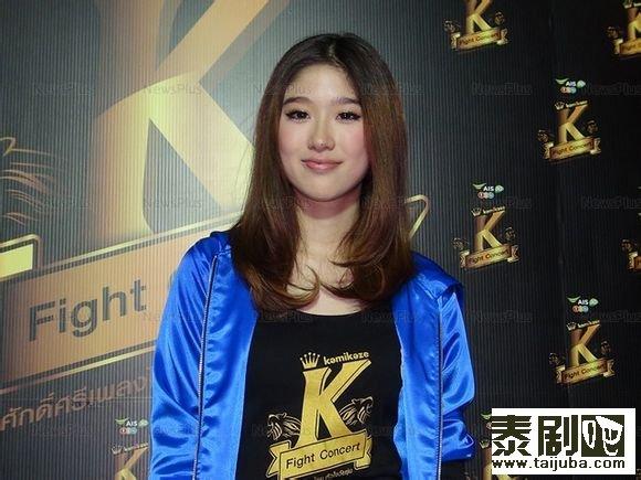 泰星pong女友kaew对于pong带中学女生开房的传言不予理会 否认因pong