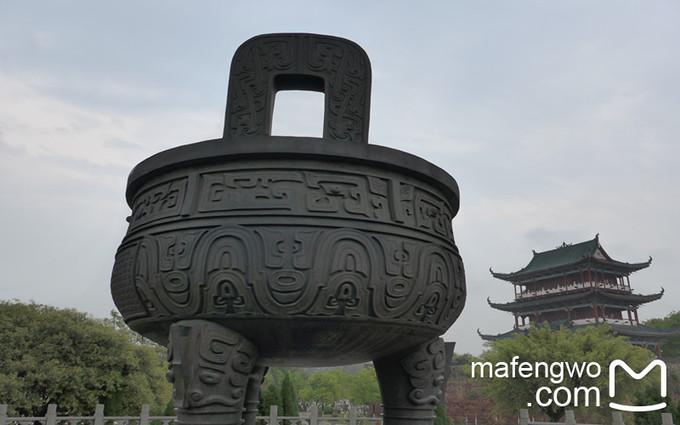登上此台,赣州八景一览无余,故取名八境台