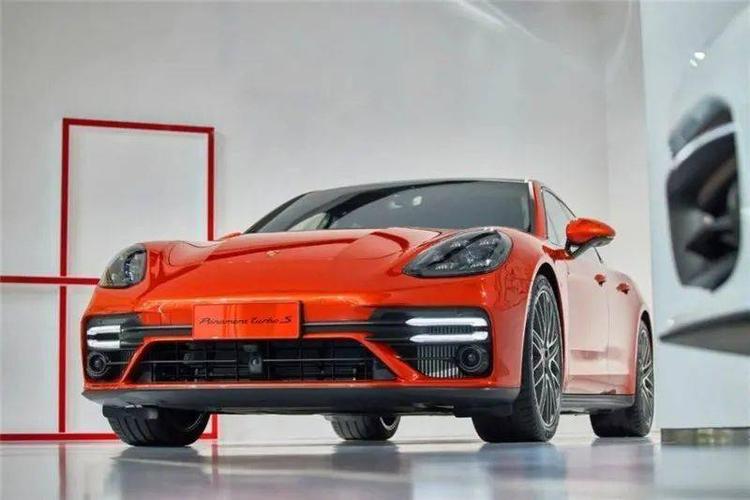 保时捷panamera生活本无趣跑起来就好