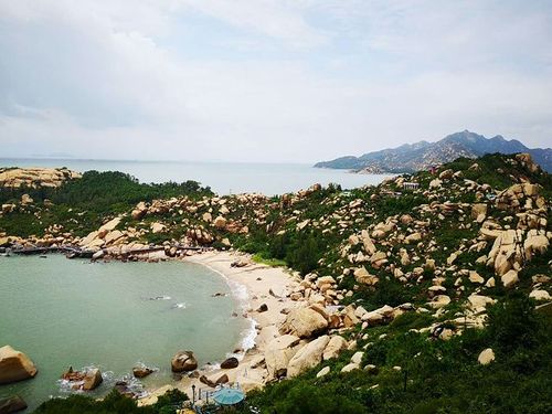 我们台山的那琴地质公园,浪琴湾委实不错,只可惜,交通,地理位置没有