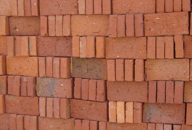 红砖房风靡多年,国家却提出禁止红砖建房?看看它的危害就知道了
