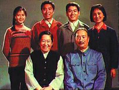 陈佩斯追忆父亲温暖瞬间_为人子女_中国青年网