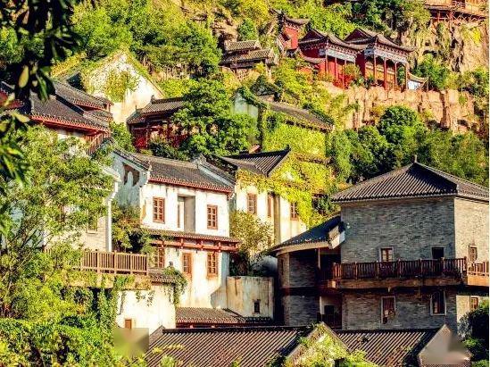 可以俯瞰整个梅州客天下,风景十分优美梅州客家小镇坐落于梅州客天下