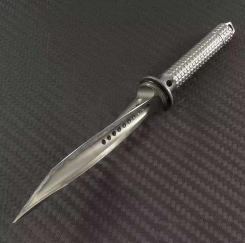 击杀效率超高的三棱军刺为何最后被禁用老兵说出真实答案