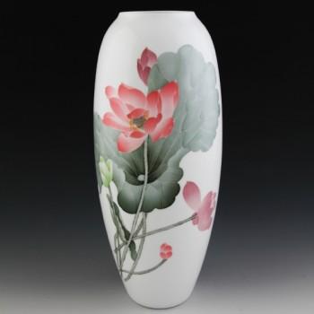 《荷花》釉下彩瓷瓶