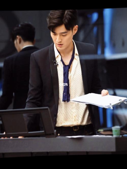 哥哥james李铢衔_詹姆斯_披荆斩棘的哥哥_狗狗_李铢衔