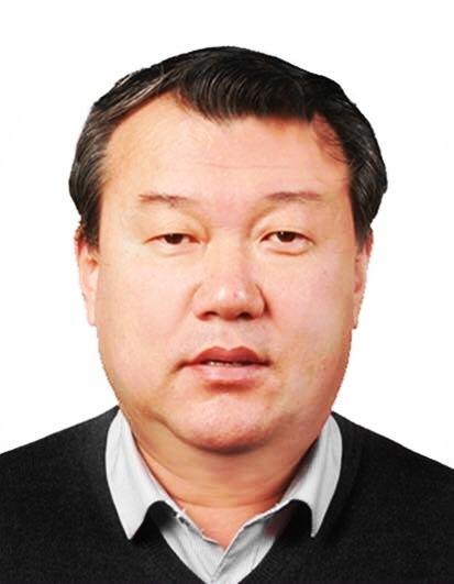 贾瑞光,男,蒙古族,1972年2月出生,黑龙江杜尔伯特人.