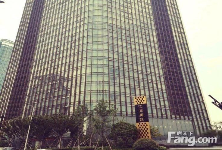 星耀中心(火爆清盘大放送)滨江银泰1号线地铁口