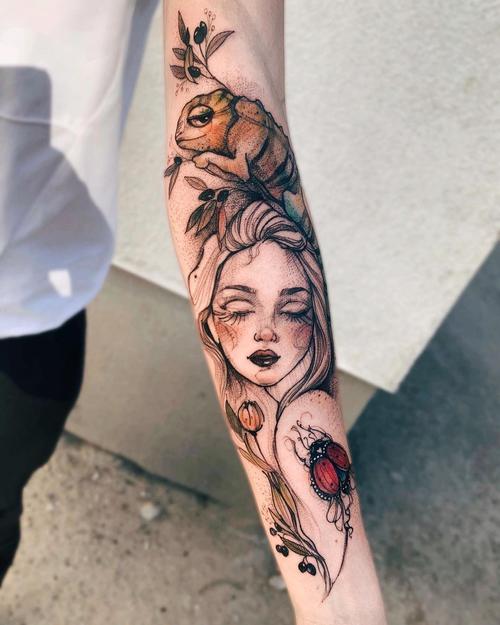 上海纹身女生手臂纹身图案