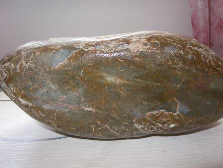 吧友看看这是块玉石还是石英石?