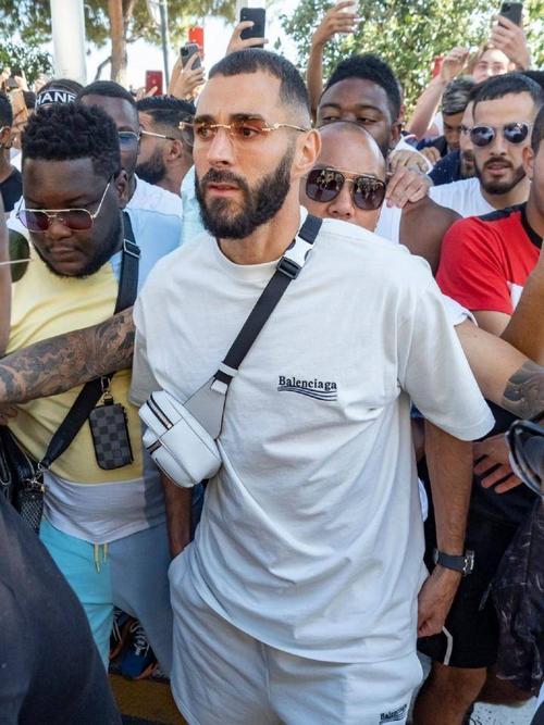 球员图集|潮男本泽马参加戛纳电影节,超级巨星的风.