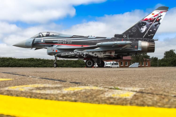 纪念传奇:德国空军"红男爵"涂装台风战机曝光